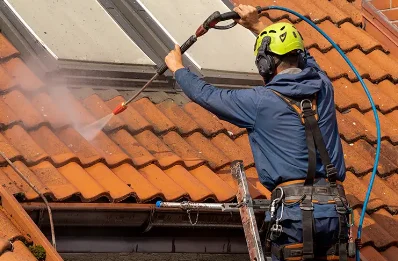 Démoussage et hydrofuge de toiture à Forceville